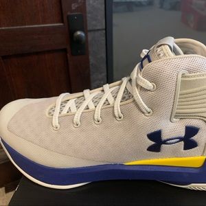 Curry basketball shoes